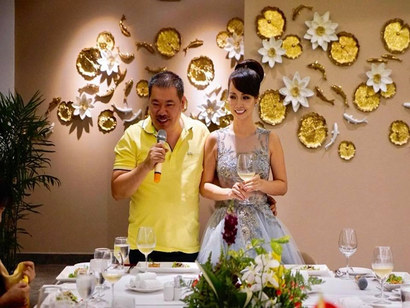 Sau 3 năm hẹn hò, Mai Thu Huyền kết hôn với doanh nhân Thang Văn Lương. Sau đó, cô sinh hai con: con gái Huyền Anh và con trai Anh Kiệt.