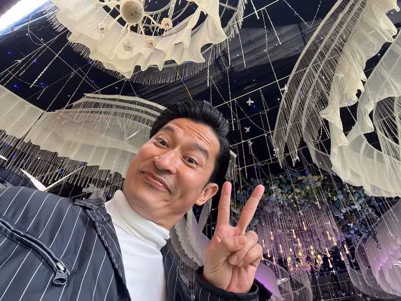 Huy Khánh là một trong nghệ sĩ dự đám cưới của Mạc Văn Khoa ở Hải Dương. Ảnh: FB Huy Khánh