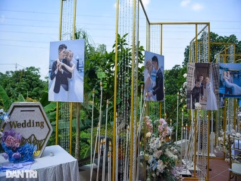 Mạc Văn Khoa và Thảo Vy tổ chức lễ đính hôn cách đây ít ngày. Ảnh: Dân Trí