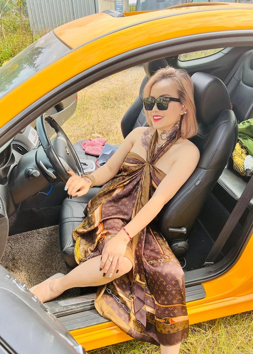 Hoàng Yến từng tâm sự, cô sẵn sàng yêu thêm lần nữa sau 4 lần ly hôn.