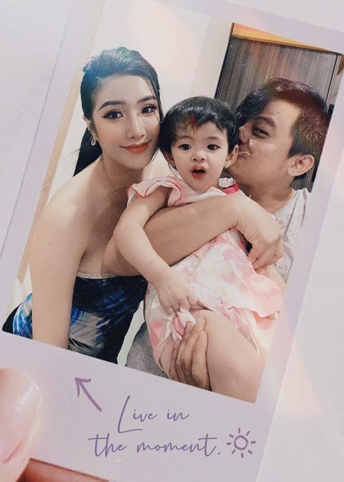 "Anh dở lắm, dở nhiều thứ, dở làm chồng và dở cả làm cha nên mới như thế này. Em đáng lẽ có cuộc sống tốt hơn hiện tại, nhưng em đã hy sinh vì gia đình của 2 đứa quá nhiều. Tính đến nay anh chưa có quà sinh nhật cho em, chưa có mua gì được tặng em, nhưng em vẫn bên cạnh anh mọi lúc. Tất cả từ phía anh. Tất cả mọi việc, anh không chủ động được việc gì. Em đã dành quá nhiều thời gian cho anh, nhưng đổi lại anh không thể làm được những điều đơn giản nhất”, Lan Thanh viết. Ảnh: VTC