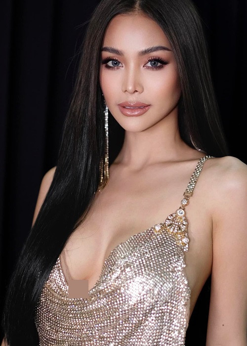 Tân hoa hậu nhận phần thưởng 1,2 triệu baht (804 triệu đồng) tiền mặt và một căn hộ trị giá 1,8 triệu baht (1,2 tỷ đồng).