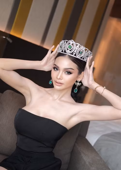 Trên mạng xã hội Instagram, tân Hoa hậu Hòa bình Thái Lan có 1 triệu tài khoản theo dõi.