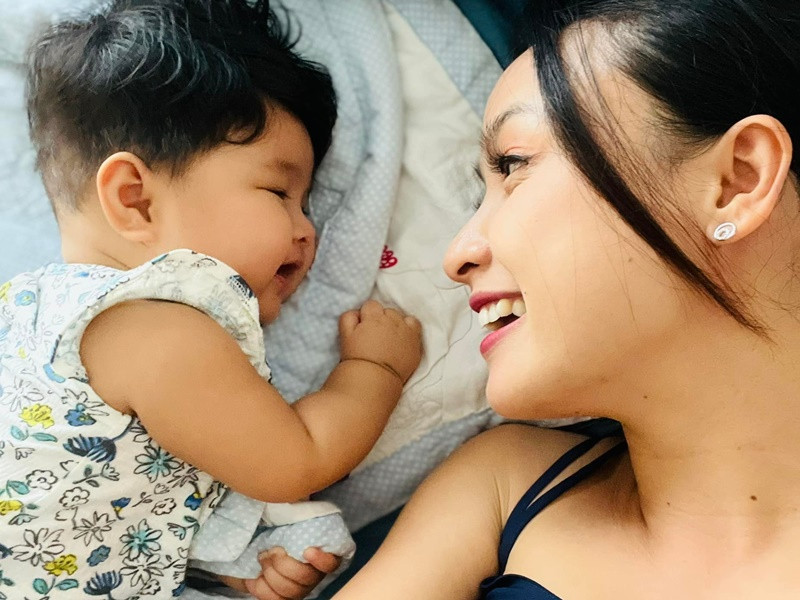 Đối với Lê Bê La, những khoảnh khắc bên con luôn bình yên.