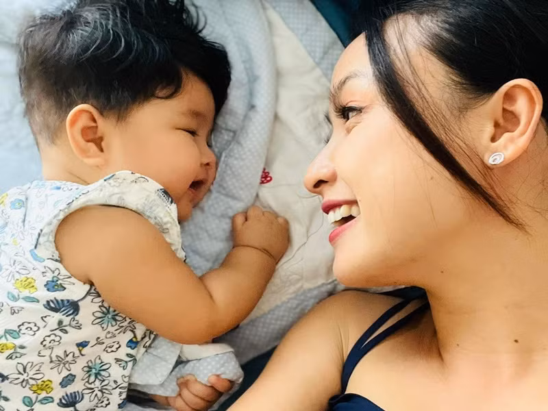 Đối với Lê Bê La, những khoảnh khắc bên con luôn bình yên.