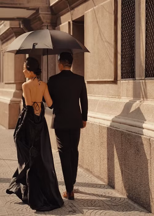 Vợ chồng nữ MC từng có 2 năm yêu xa.