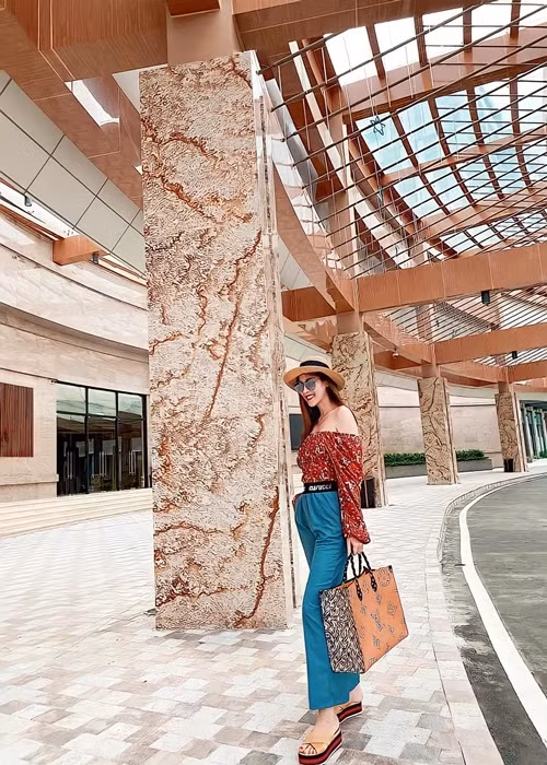 Chân dài hài lòng với cuộc sống hiện tại, không có ý định đi bước nữa.