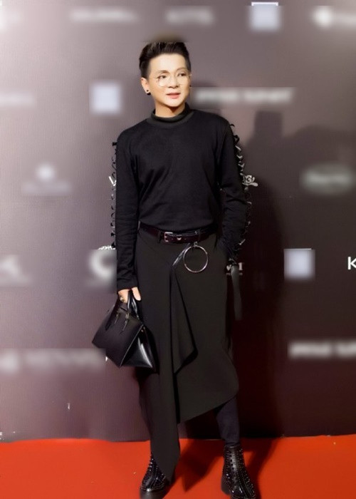 Vũ Hà mê style quần váy. Ảnh: Yan