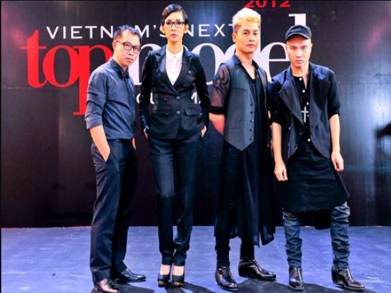 Mặc váy là phong cách quen thuộc của Nam Trung khi xuất hiện trước công chúng. Ảnh: Zing