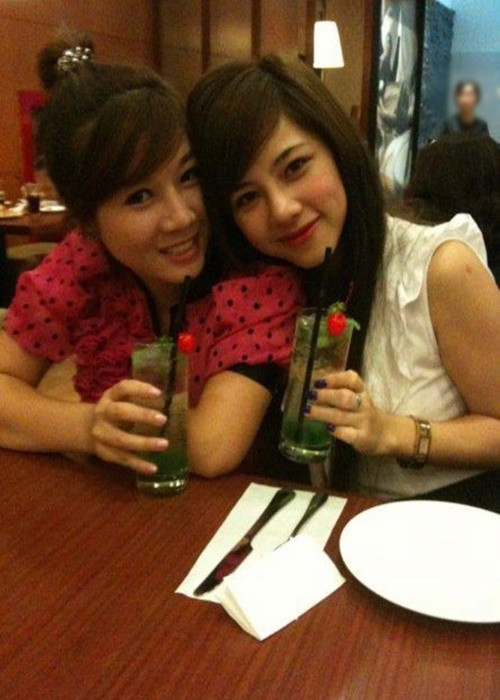  Bạch Lan Phương từng hé lộ: “Sau sinh, mí mắt của tôi bị sụp nên tôi đã nhấn mí để có được gương mặt đẹp hơn”.