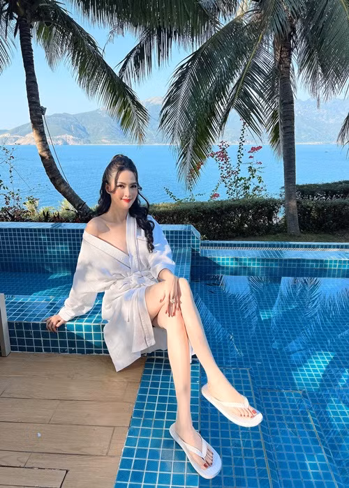 Mỹ nhân đến từ Tiền Giang đoạt vương miện Hoa hậu Đại sứ Du lịch Thế giới 2018.