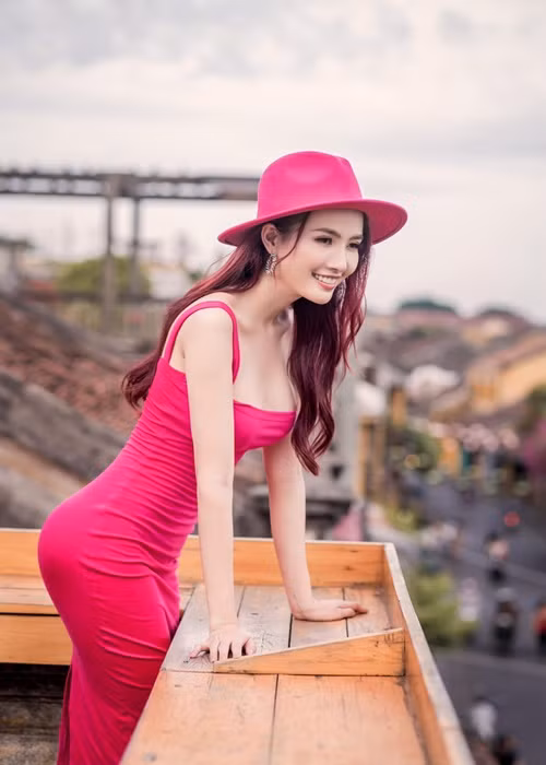 Phan Thi Mo “than” yeu duong lan dan... sac voc goi cam the nao?