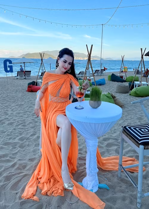 Phan Thị Mơ chạm ngõ điện ảnh bằng một vai diễn nhỏ trong "Ngôi nhà trong hẻm" năm 2012.