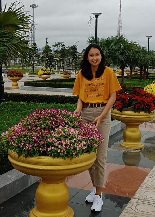 Phương Linh ăn mặc giản dị cách đây 2 năm. Ảnh: FBNV