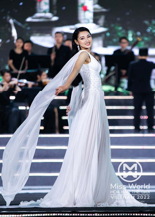 Tham gia cuộc thi Miss World Vietnam 2022 , Phương Linh luôn xuất hiện với hình ảnh đẹp long lanh. Ảnh: Fanpage Miss World Vietnam