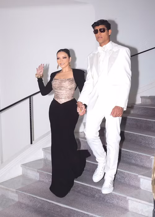 Anh ngỏ lời mời Lý Nhã Kỳ sang Mỹ nơi anh đang định cư để cả hai có thể bàn nhiều dự án kết hợp.