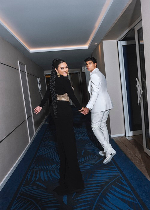 Ly Nha Ky va my nam Brazil than thiet co nao khi cung toi Cannes?