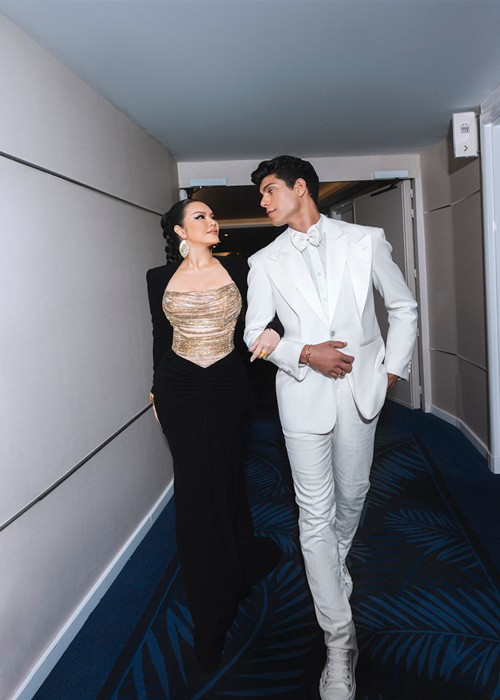 Castellani luôn thể hiện sự ga lăng, biết cách tôn vinh người phụ nữ bên cạnh.