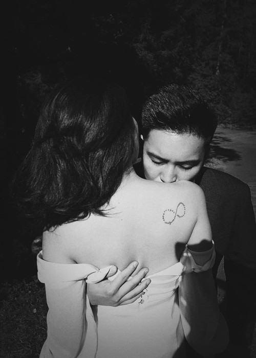 Nữ MC chia sẻ: “Tôi cũng cảm thấy may mắn là người yêu và gia đình của anh ấy đều sẽ về Việt Nam mà không phải vì tôi mà vì họ yêu Việt Nam. Chính vì vậy, khi hai gia đình gặp nhau là họ muốn tiến tới hôn nhân”.