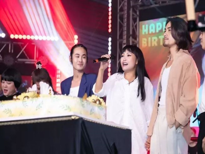 Theo Phương Thanh, cô và Chí Kiên hiện tại là "anh em nương tựa" và nam doanh nhân làm bạn trai trong nghệ thuật của cô. Ảnh: Vietnamnet