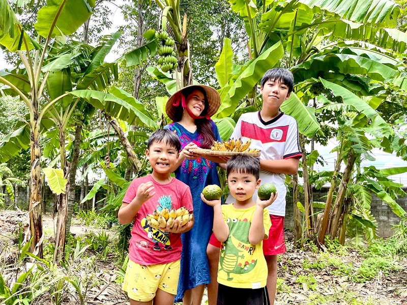 3 nhóc tì nhà Ngô Mai Trang đều kháu khỉnh. Ảnh: FBNV