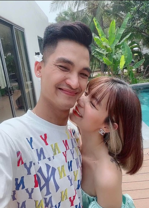 Mạc Văn Khoa và Thảo Vy đã ký kết hôn và có con gái trong năm 2020. Vì dịch bệnh, cặp đôi phải hoãn đám cưới.