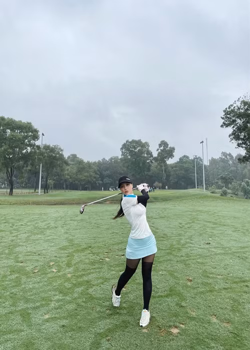 Vài năm qua, nữ diễn viên phim “Hôn nhân trong ngõ hẹp” khá im hơi lặng tiếng về đời tư lẫn công việc.