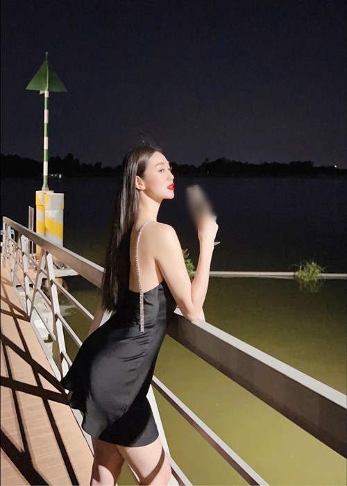 Để cải thiện số đo vòng 3, tình cũ của Tiến Vũ áp dụng chế độ ăn uống khoa học, tập luyện gym chăm chỉ.