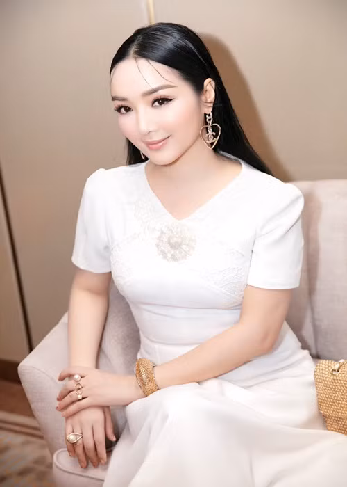 Tuy nhiên, thực hư động thái khóa chức năng bình luận của Giáng My chỉ người trong cuộc mới hiểu.