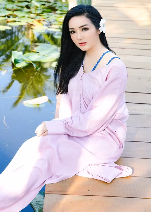 Hoa hậu Đền Hùng năm 1992 tham gia không ít sự kiện.