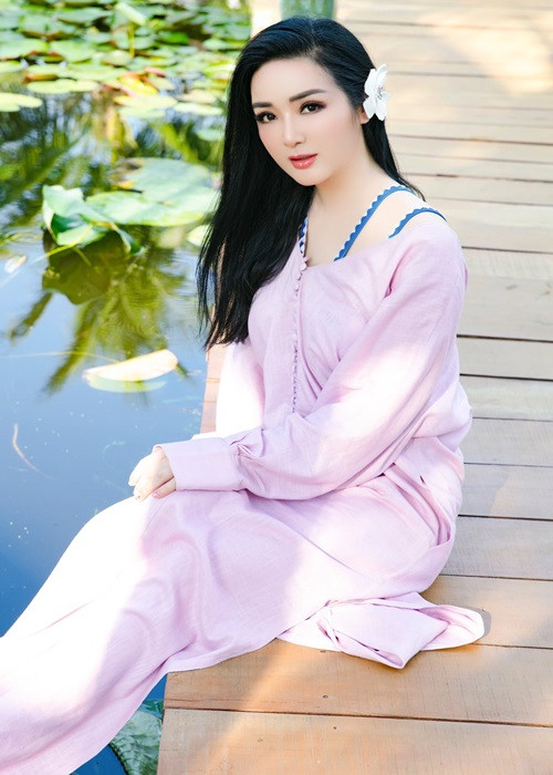 Hoa hậu Đền Hùng năm 1992 tham gia không ít sự kiện.