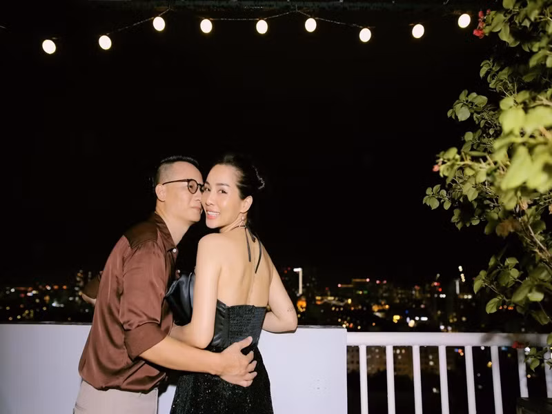 Cựu người mẫu Thanh Thảo quyến rũ thế này... bảo sao Hoàng Bách mê mệt! Cuu nguoi mau Thanh Thao quyen ru the nay... bao sao Hoang Bach me met!