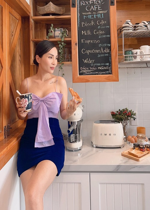 Thanh Thảo sở hữu gu thời trang sành điệu, nữ tính, gợi cảm.