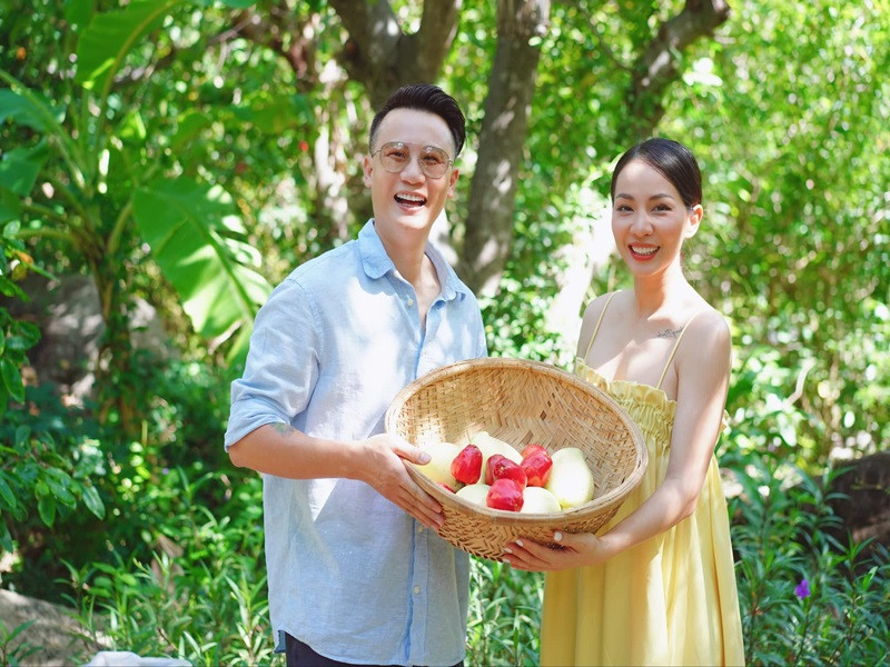 Sau khi vào phòng sinh cùng Thanh Thảo vượt cạn lần 3, Hoàng Bách quyết định triệt sản để san sẻ một phần nỗi cực của vợ.