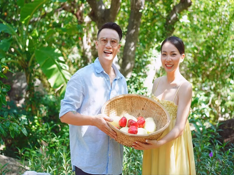 Sau khi vào phòng sinh cùng Thanh Thảo vượt cạn lần 3, Hoàng Bách quyết định triệt sản để san sẻ một phần nỗi cực của vợ.