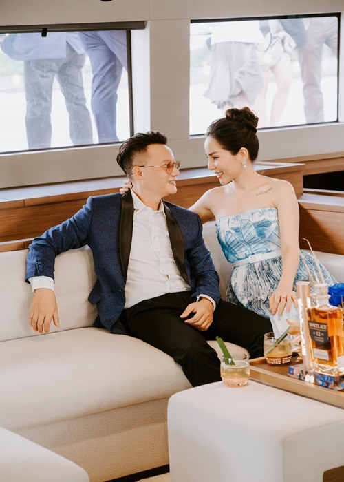 Bà xã của Hoàng Bách khẳng định cuộc phẫu thuật của chồng không hề làm ảnh hưởng đến sinh lý.