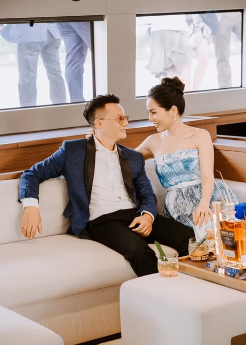 Bà xã của Hoàng Bách khẳng định cuộc phẫu thuật của chồng không hề làm ảnh hưởng đến sinh lý.