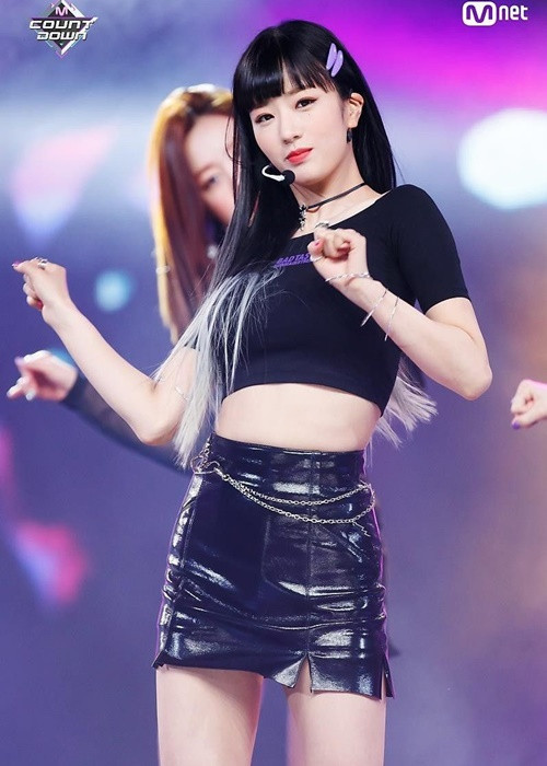 Thành viên nhóm nhạc Apink sở hữu body thon gọn. Ảnh: Zing