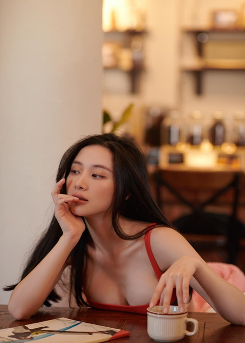 Nữ diễn viên phim “Những tháng năm rực rỡ” đẹp không kém cạnh các mỹ nhân xứ sở kim chi. Ảnh: FBNV