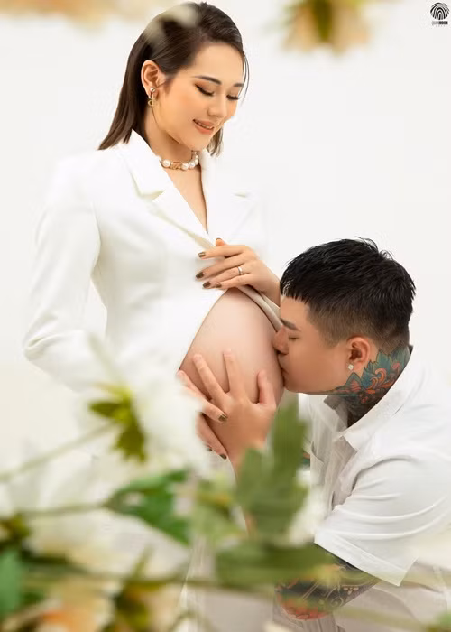 Chủ nhân của bản hit “Vợ tuyệt vời nhất” vui buồn lẫn lộn khi bà xã sắp sinh con.