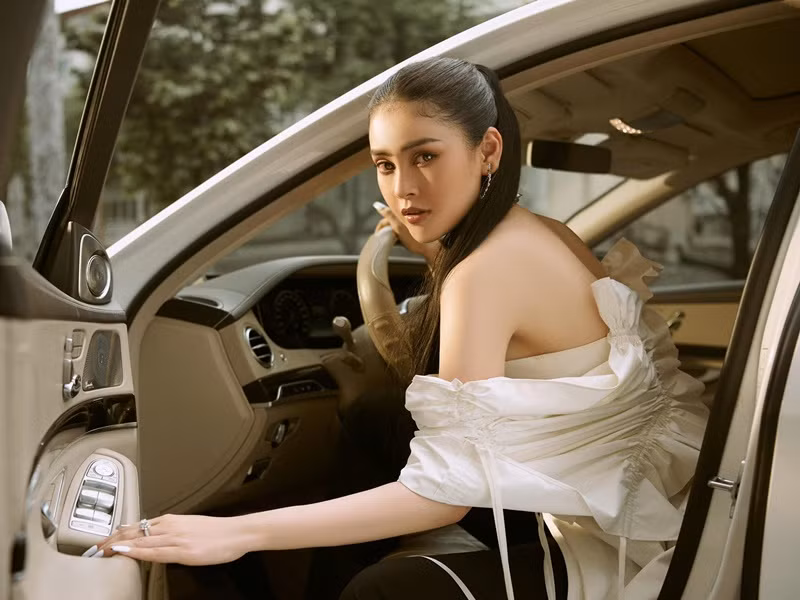 Mỹ nhân 27 tuổi có cuộc sống khá sang chảnh.