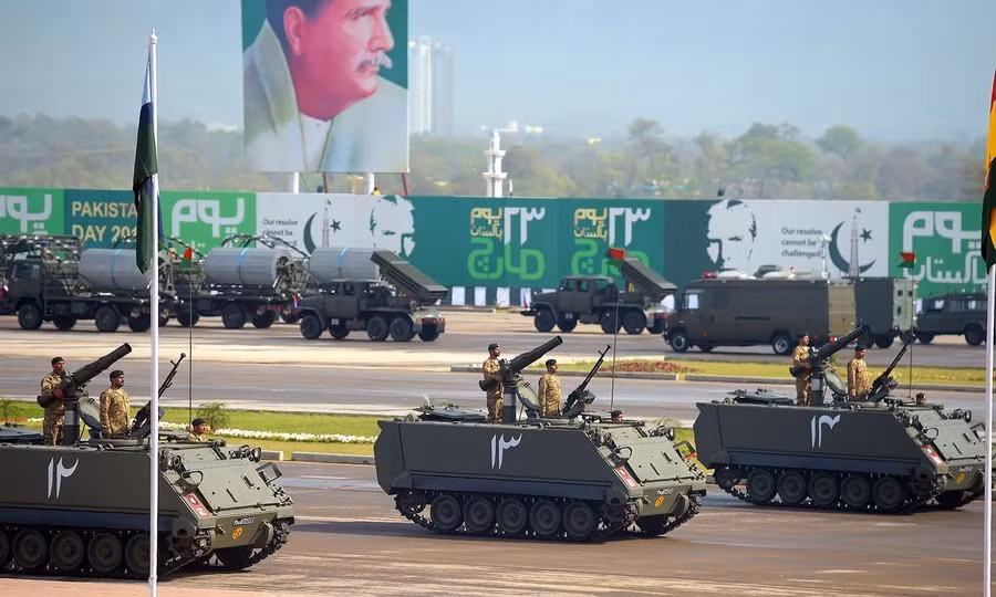 Đội hình xe bọc thép M113.