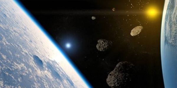 Kích thước của nó lớn bằng khoảng 1,3 lần so với Trái Đất - nơi mà chúng ta đang sống. Kích thước nhỏ làm cho các nhà thiên văn học ví nó giống với một hòn đá - hành tinh ở trên mặt đất giống với Trái đất của chúng ta hiện nay.