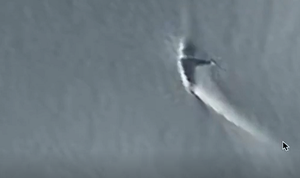 Mới đây, Youtuber UFO MrMBB333 đã phát hiện ra một địa điểm nghi là nơi xảy ra vụ tai nạn của một UFO ở Nam Cực khi có sự xuất hiện của vật thể có cánh.