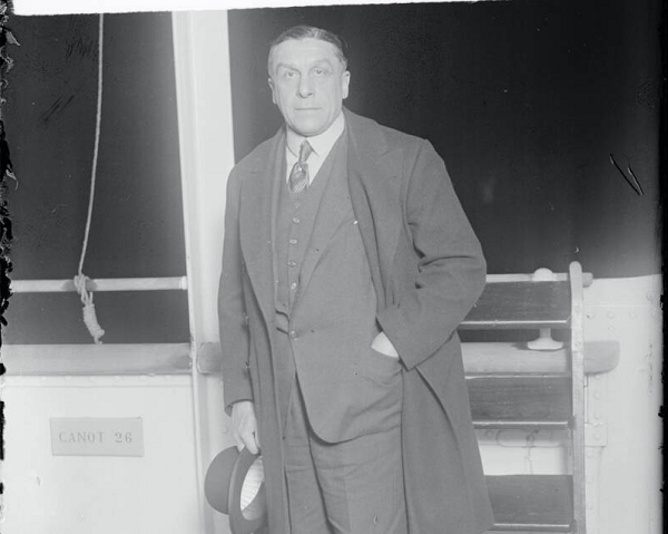 Điều bí ẩn ở đây chính là, độ ổn định của cánh cửa ra vào chiếc Fokker Trimotor đã được kiểm tra nghiêm ngặt. Các cuộc điều tra - bao gồm cả của Bộ Hàng không Anh - cho thấy cánh cửa này sẽ không thể được mở một cách tình cờ.