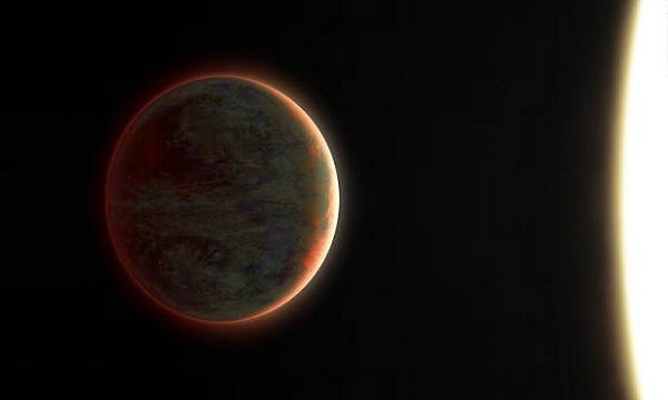 WASP-121b quay gần ngôi sao mẹ của nó hơn khoảng cách Mặt Trời - Trái Đất tới 40 lần, nên đã nhận được một nhiệt lượng khủng khiếp.