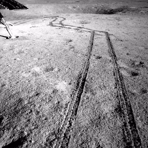 Những "viên bi" thủy tinh mới được tìm thấy có kích thước lớn hơn nhiều so với các vật thể trước đó. Chúng có kích thước khoảng 1,5-2,5 cm, trong khi các mẫu vật được tìm thấy trước đó chỉ có đường kính nhỏ hơn 3 mm.