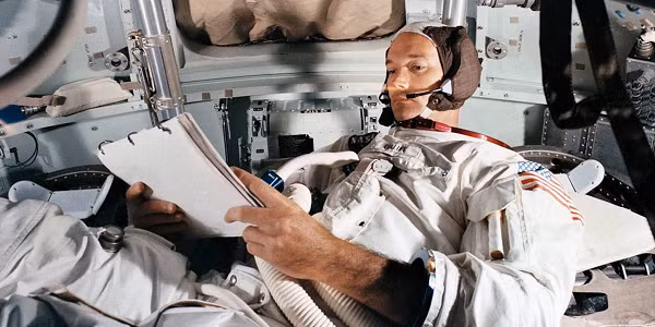 Theo trang Sohu của Trung Quốc: “Trong quá trình hạ cánh lên mặt trăng, các phi hành gia người Mỹ đã để lại một lá quốc kỳ ở đó. Bây giờ đã nửa thế kỷ trôi qua, lá cờ này sẽ trông như thế nào".