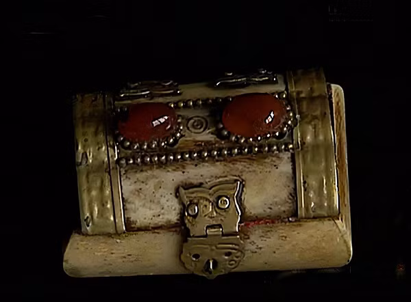 Năm 1971, ông Vương Chiêm Khuê đã cứu mạng một người đàn ông với khuôn mặt xám xịt. Tóc và lông mày của người này thậm chí đã bị đóng băng.