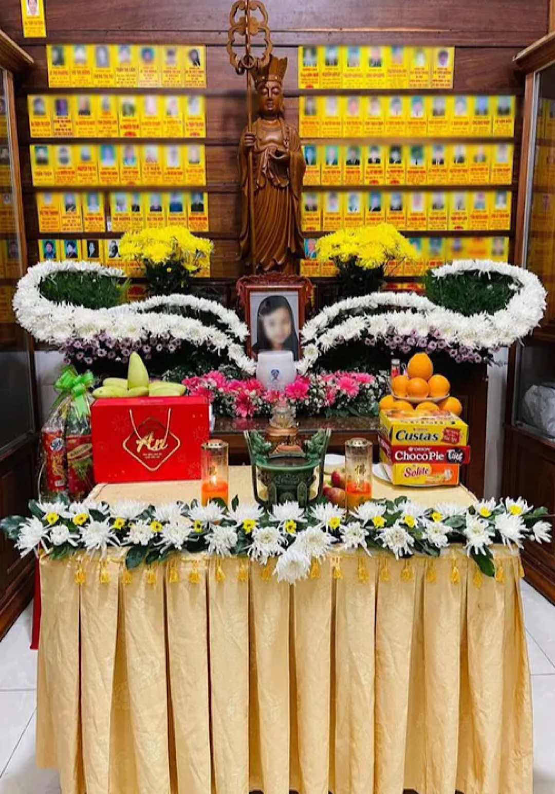 Le 49 ngay cua be gai bi 